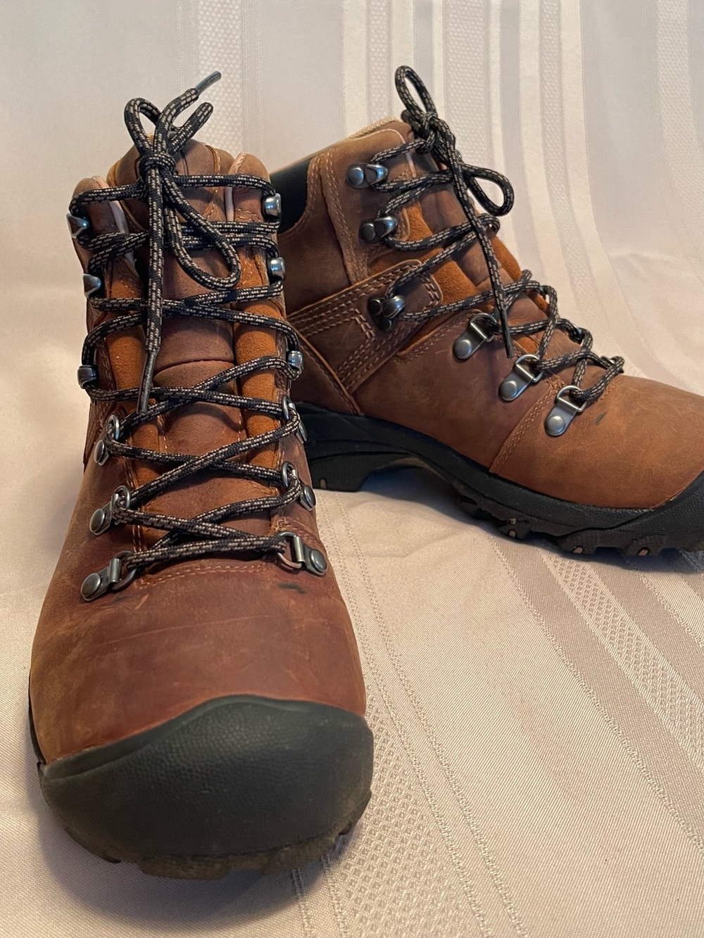 KEEN Pyrenees Waterproof Leather Hiking Boots – Women’s Size 8.5 - Great Cond.